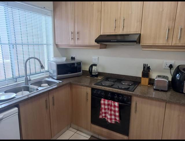 2 BEDROOM APARTMENT RENTED IN ESSENWOOD